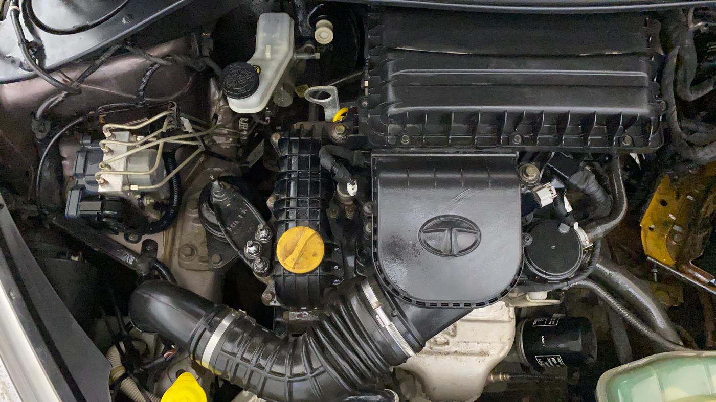 2019 Tata Tiago XT PETROL, Petrol, Manual, 50 km, Engine View - Right