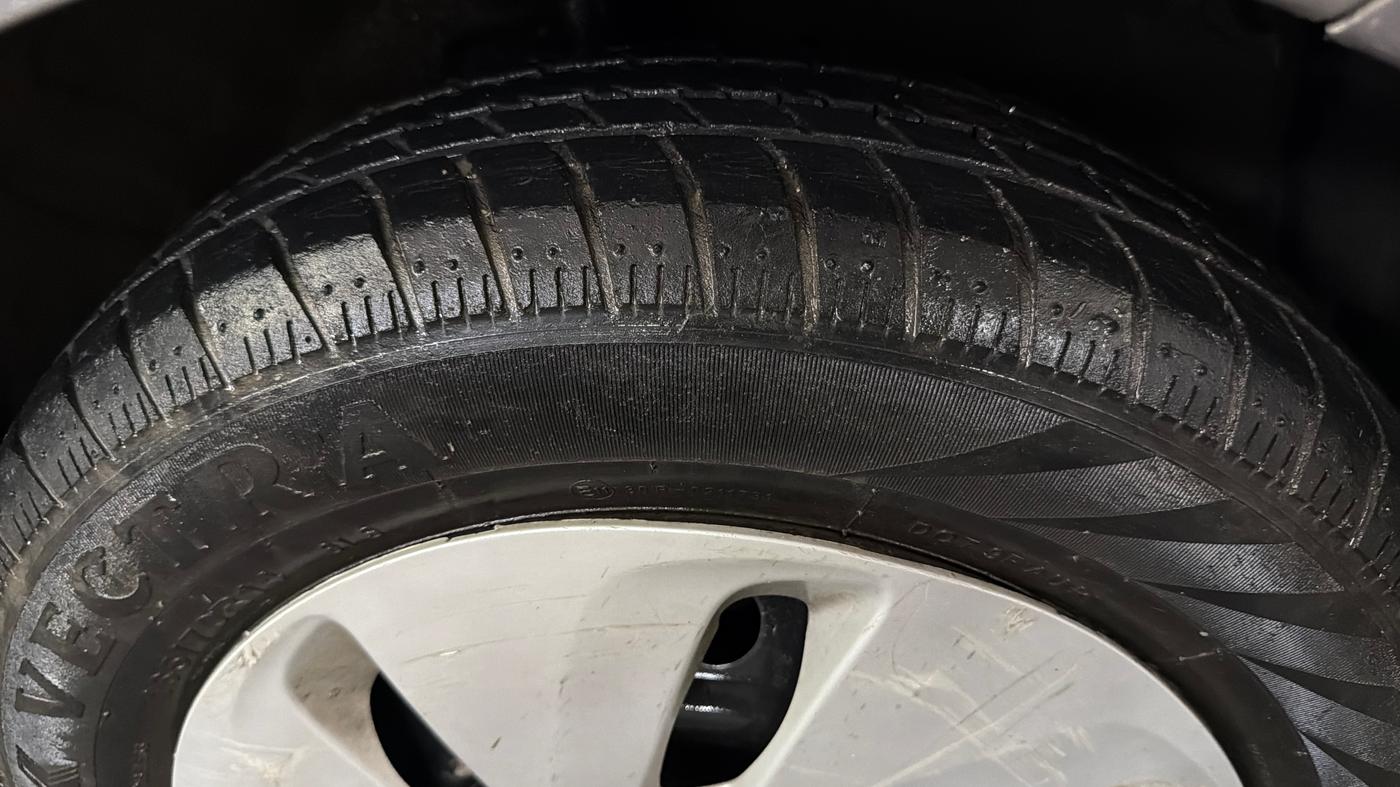 2017 Maruti Celerio VXI AMT, Petrol, Automatic, 31,918 km, Right Front Tyre Tread