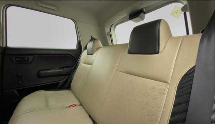 2020 Maruti New Wagon-R LXI CNG (O) 1.0, CNG, Manual, 90,934 km, Right Side Rear Door Cabin