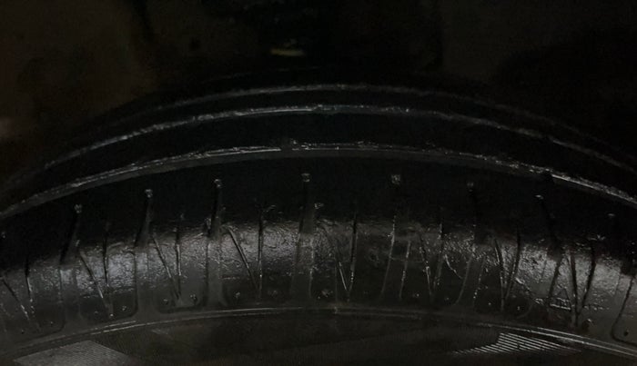 2018 Maruti IGNIS DELTA 1.2, Petrol, Manual, 50,586 km, Right Front Tyre Tread