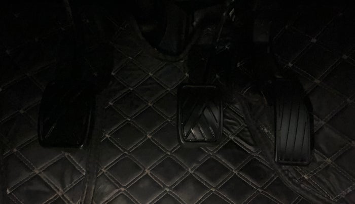 2018 Maruti IGNIS DELTA 1.2, Petrol, Manual, 50,586 km, Pedals