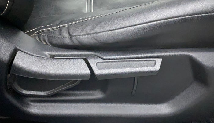 2021 Hyundai VENUE SX 1.0 TURBO, Petrol, Manual, 34,538 km, Driver Side Adjustment Panel