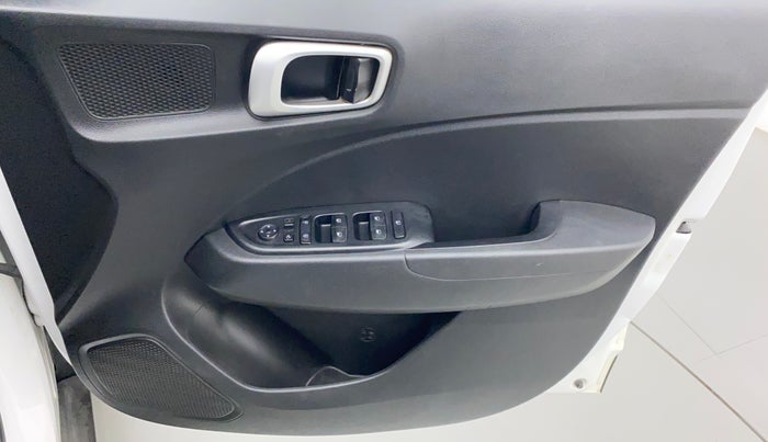 2021 Hyundai VENUE SX 1.0 TURBO, Petrol, Manual, 34,538 km, Driver Side Door Panels Control