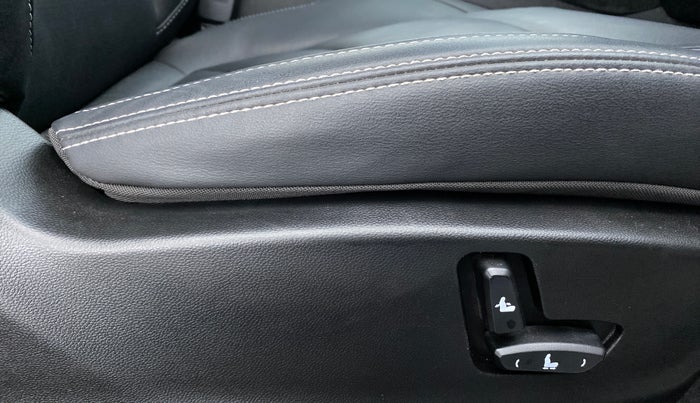 2020 MG HECTOR SHARP DCT PETROL, Petrol, Automatic, 24,983 km, Driver Side Adjustment Panel