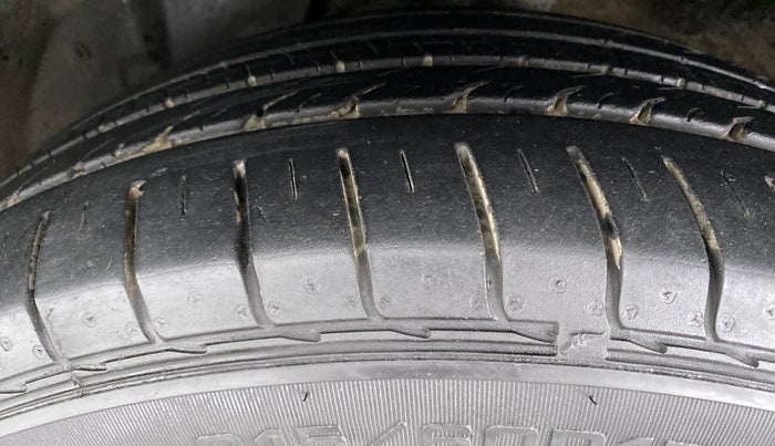 2020 MG HECTOR SHARP DCT PETROL, Petrol, Automatic, 24,983 km, Left Front Tyre Tread