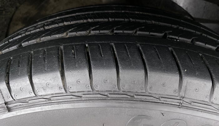 2020 MG HECTOR SHARP DCT PETROL, Petrol, Automatic, 24,983 km, Right Front Tyre Tread