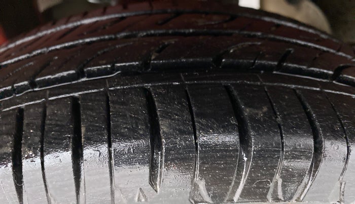 2014 Maruti Alto K10 VXI P, Petrol, Manual, 38,413 km, Right Rear Tyre Tread
