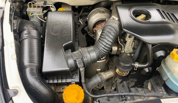 2018 Tata Hexa XT 4X2 6 STR, Diesel, Manual, 43,930 km, Engine View - Right