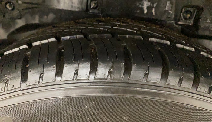 2018 Tata Hexa XT 4X2 6 STR, Diesel, Manual, 43,930 km, Left Rear Tyre Tread