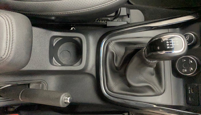 2018 Tata Hexa XT 4X2 6 STR, Diesel, Manual, 43,930 km, Gear Lever