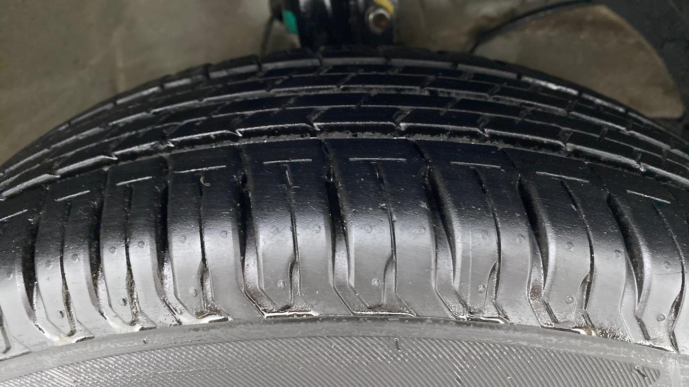 2022 Maruti Ertiga VXI CNG, CNG, Manual, 6,468 km, Right Front Tyre Tread