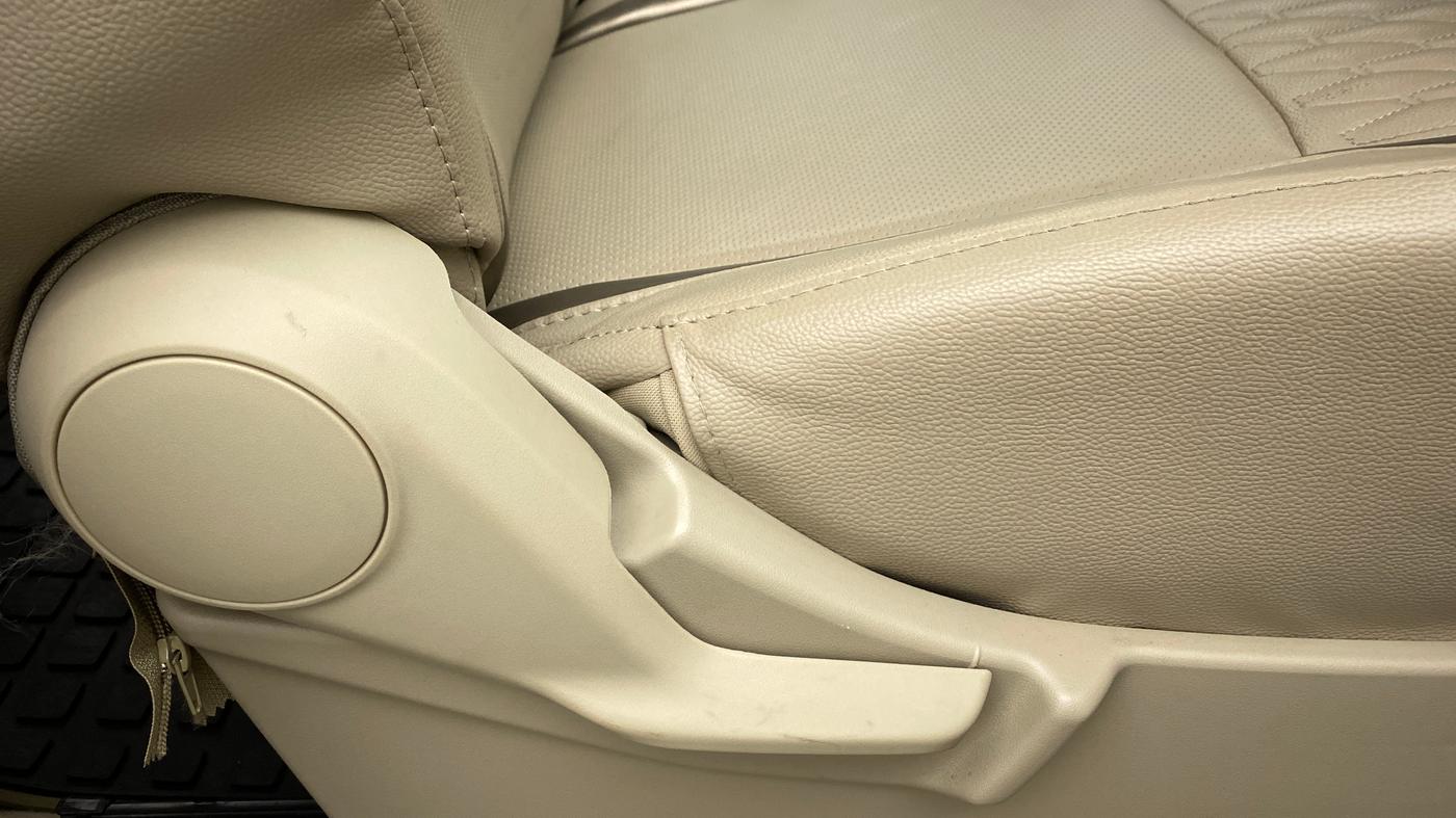 2022 Maruti Ertiga VXI CNG, CNG, Manual, 6,468 km, Driver Side Adjustment Panel