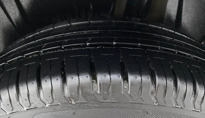 2022 Maruti Ertiga VXI CNG, CNG, Manual, 6,468 km, Left Rear Tyre Tread