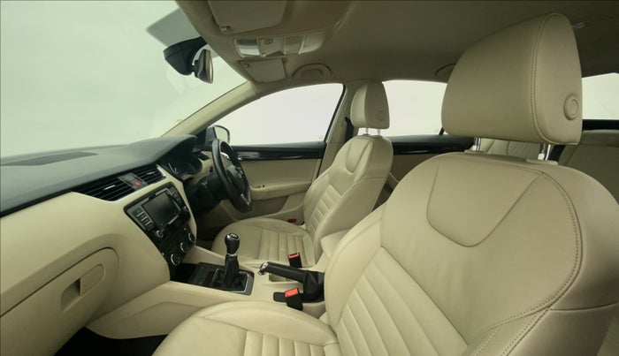 2016 Skoda Octavia AMBITION 2.0 TDI CR, Diesel, Manual, 65,240 km, Right Side Front Door Cabin