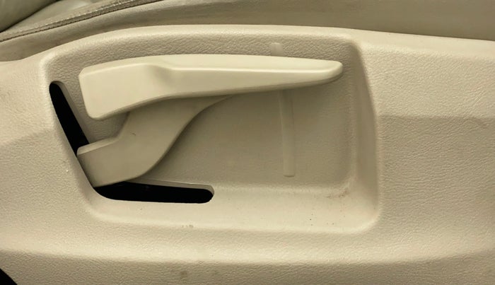 2016 Skoda Octavia AMBITION 2.0 TDI CR, Diesel, Manual, 65,240 km, Driver Side Adjustment Panel