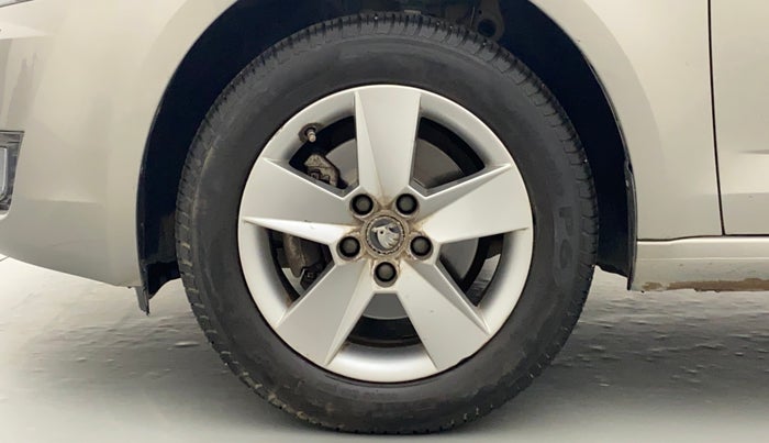 2016 Skoda Octavia AMBITION 2.0 TDI CR, Diesel, Manual, 65,240 km, Left Front Wheel