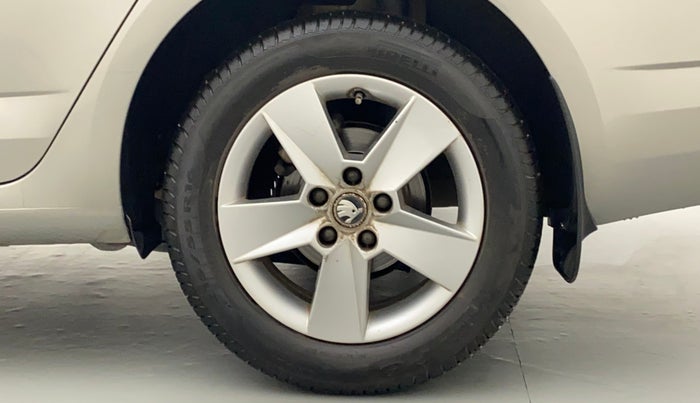 2016 Skoda Octavia AMBITION 2.0 TDI CR, Diesel, Manual, 65,240 km, Left Rear Wheel