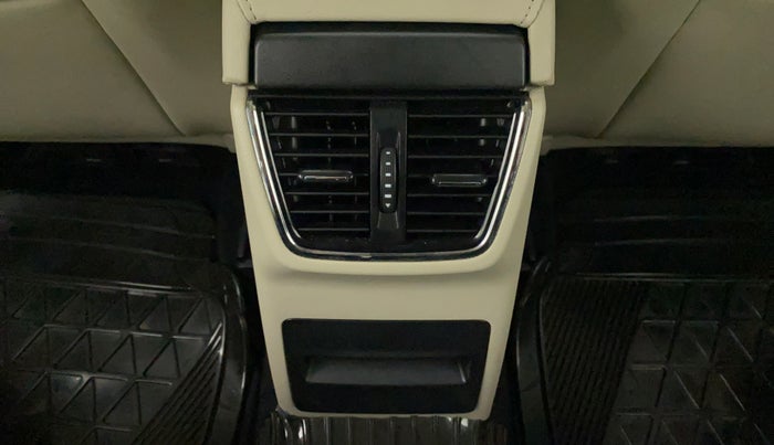 2016 Skoda Octavia AMBITION 2.0 TDI CR, Diesel, Manual, 65,240 km, Rear AC Vents