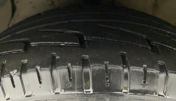 2016 Hyundai New Elantra 2.0 SX AT PETROL, Petrol, Automatic, 88,411 km, Left Front Tyre Tread