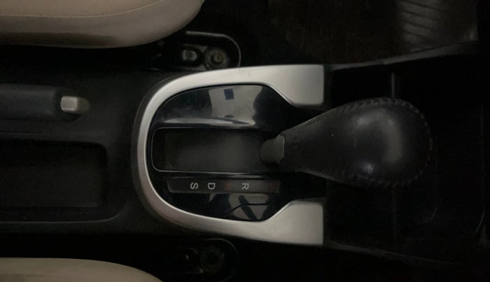 2015 Honda Jazz 1.2L I-VTEC V AT, Petrol, Automatic, 74,996 km, Gear Lever