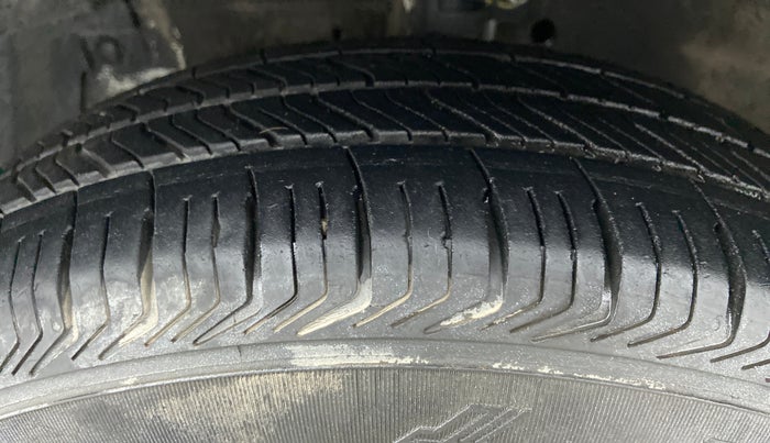 2013 Maruti Swift VDI, Diesel, Manual, 68,445 km, Left Front Tyre Tread