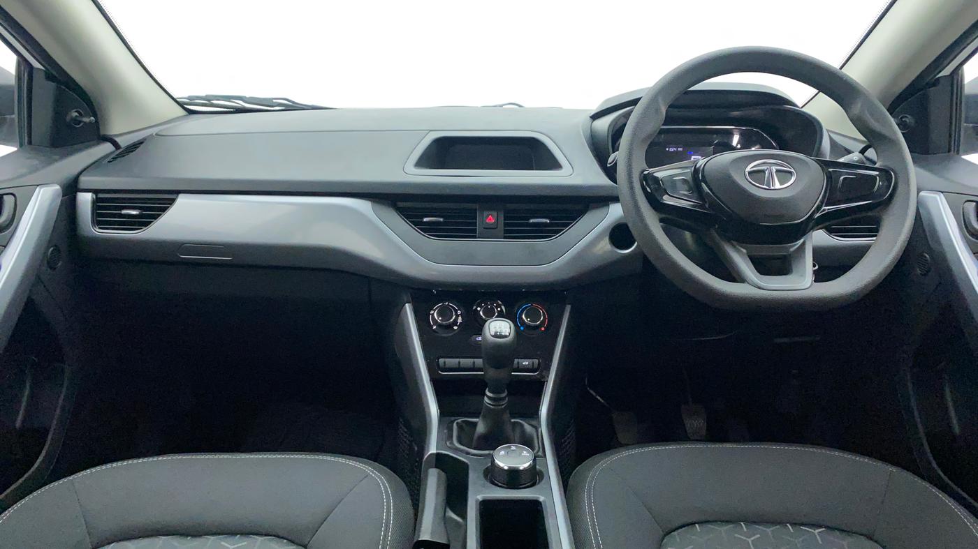 2023 Tata NEXON XE PETROL, Petrol, Manual, 390 km, Dashboard