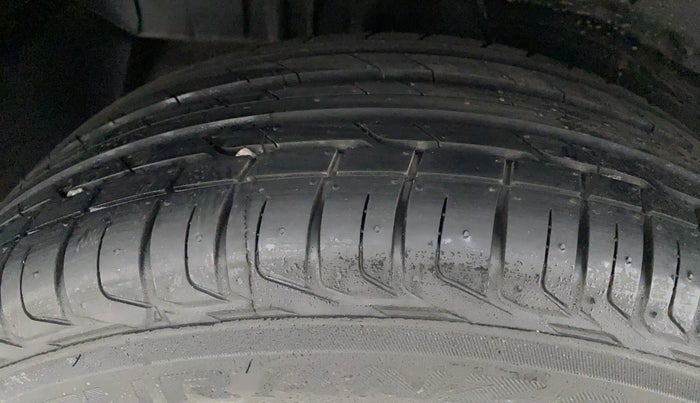 2023 Tata NEXON XE PETROL, Petrol, Manual, 390 km, Right Rear Tyre Tread