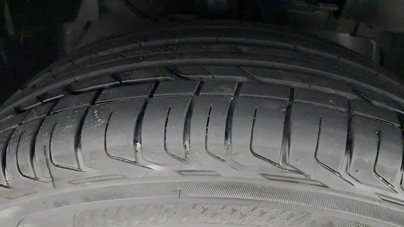 2023 Tata NEXON XE PETROL, Petrol, Manual, 390 km, Right Front Tyre Tread