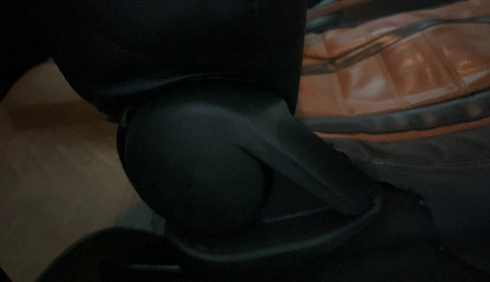 2016 Maruti Baleno SIGMA PETROL 1.2, Petrol, Manual, 47,801 km, Driver Side Adjustment Panel