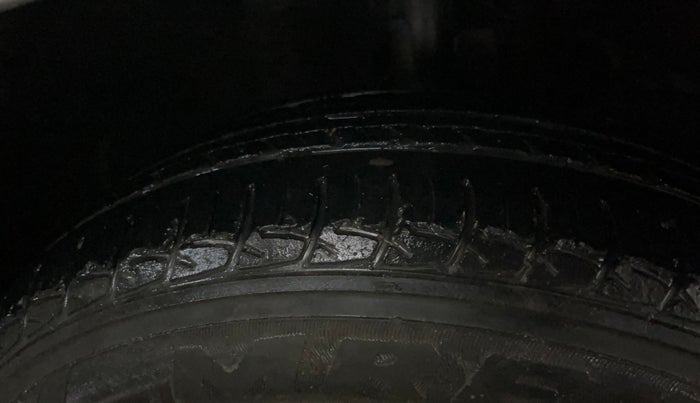 2016 Maruti Baleno SIGMA PETROL 1.2, Petrol, Manual, 47,801 km, Right Front Tyre Tread