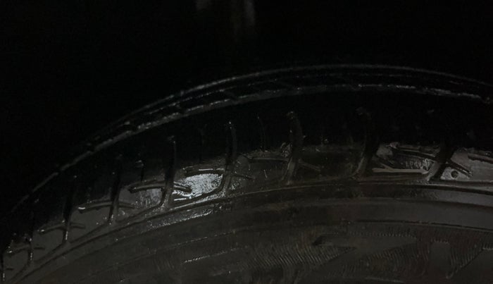 2016 Maruti Baleno SIGMA PETROL 1.2, Petrol, Manual, 47,801 km, Right Rear Tyre Tread