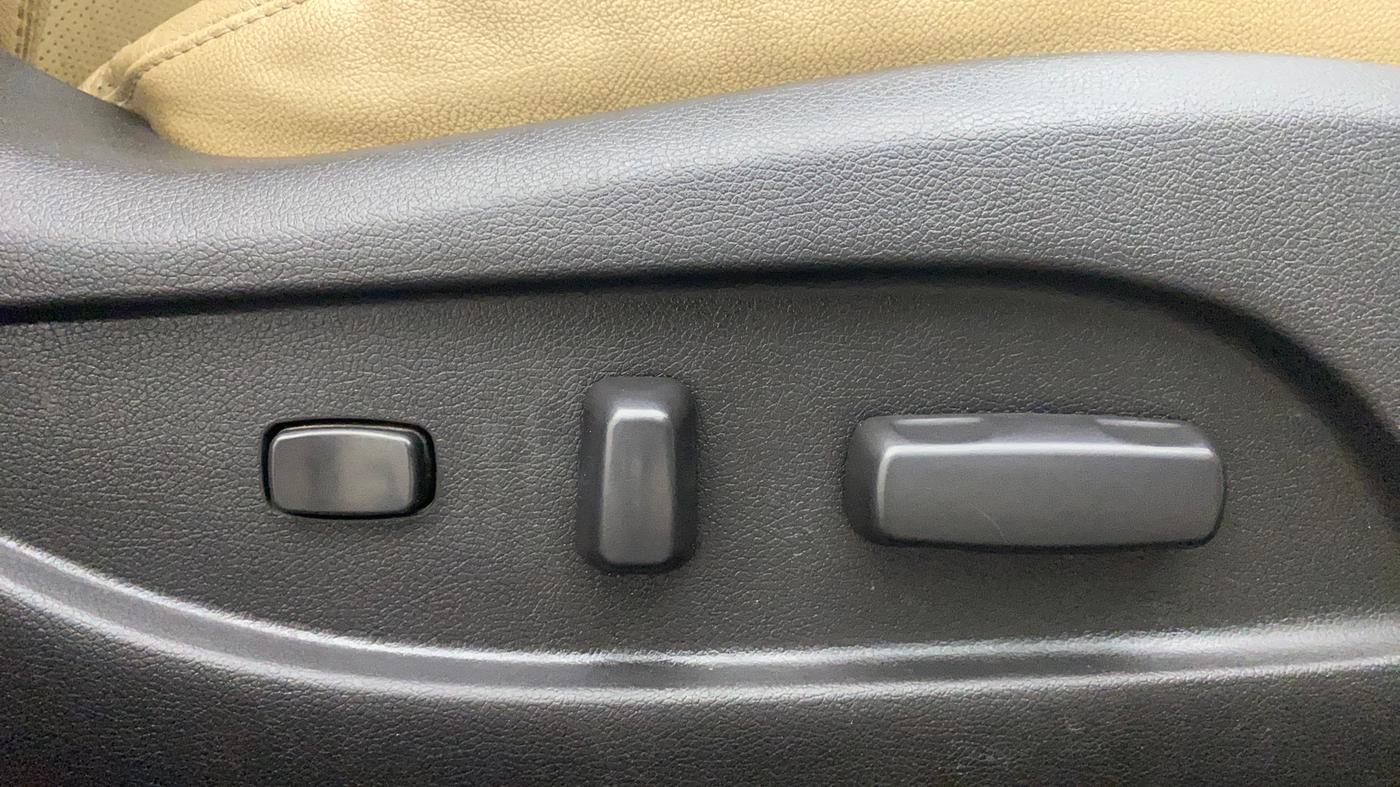 2013 Hyundai Sonata 2.4 GDI AT, Petrol, Automatic, 64,863 km, Driver Side Adjustment Panel