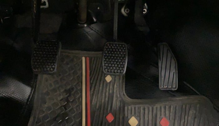 2017 Maruti Alto K10 VXI, Petrol, Manual, 34,734 km, Pedals