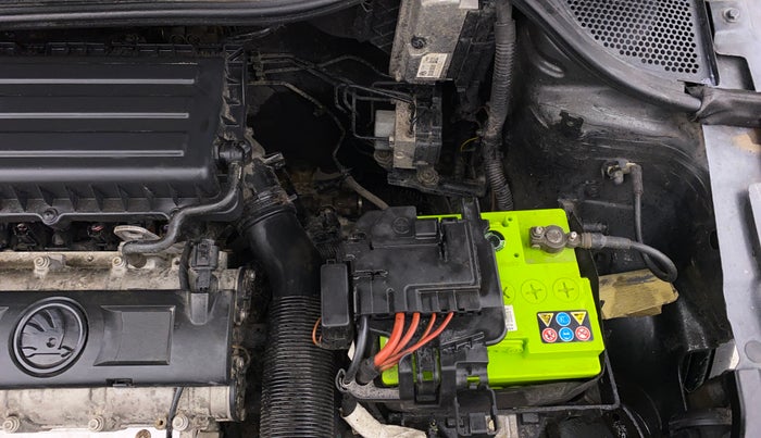 2017 Skoda Rapid AMBITION 1.6 MPI MT, Petrol, Manual, 34,644 km, Engine View - Left