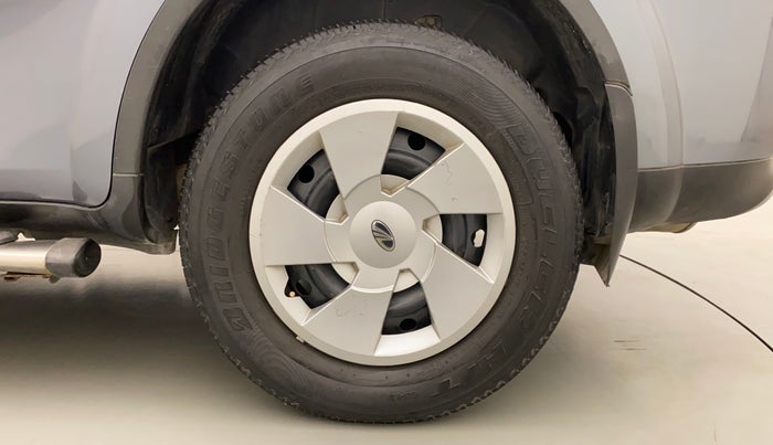 2014 Mahindra XUV500 W6, Diesel, Manual, 1,34,062 km, Left Rear Wheel