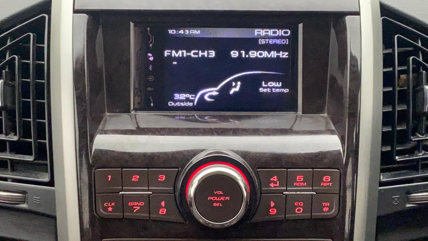2014 Mahindra XUV500 W6, Diesel, Manual, 1,34,062 km, Infotainment System