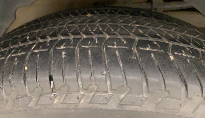 2014 Mahindra XUV500 W6, Diesel, Manual, 1,34,062 km, Left Rear Tyre Tread