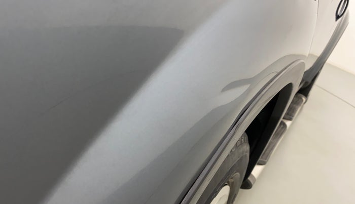 2014 Mahindra XUV500 W6, Diesel, Manual, 1,34,062 km, Right quarter panel - Slightly dented