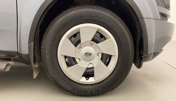 2014 Mahindra XUV500 W6, Diesel, Manual, 1,34,062 km, Right Front Wheel