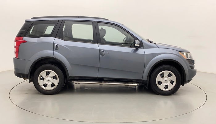 2014 Mahindra XUV500 W6, Diesel, Manual, 1,34,062 km, Right Side View