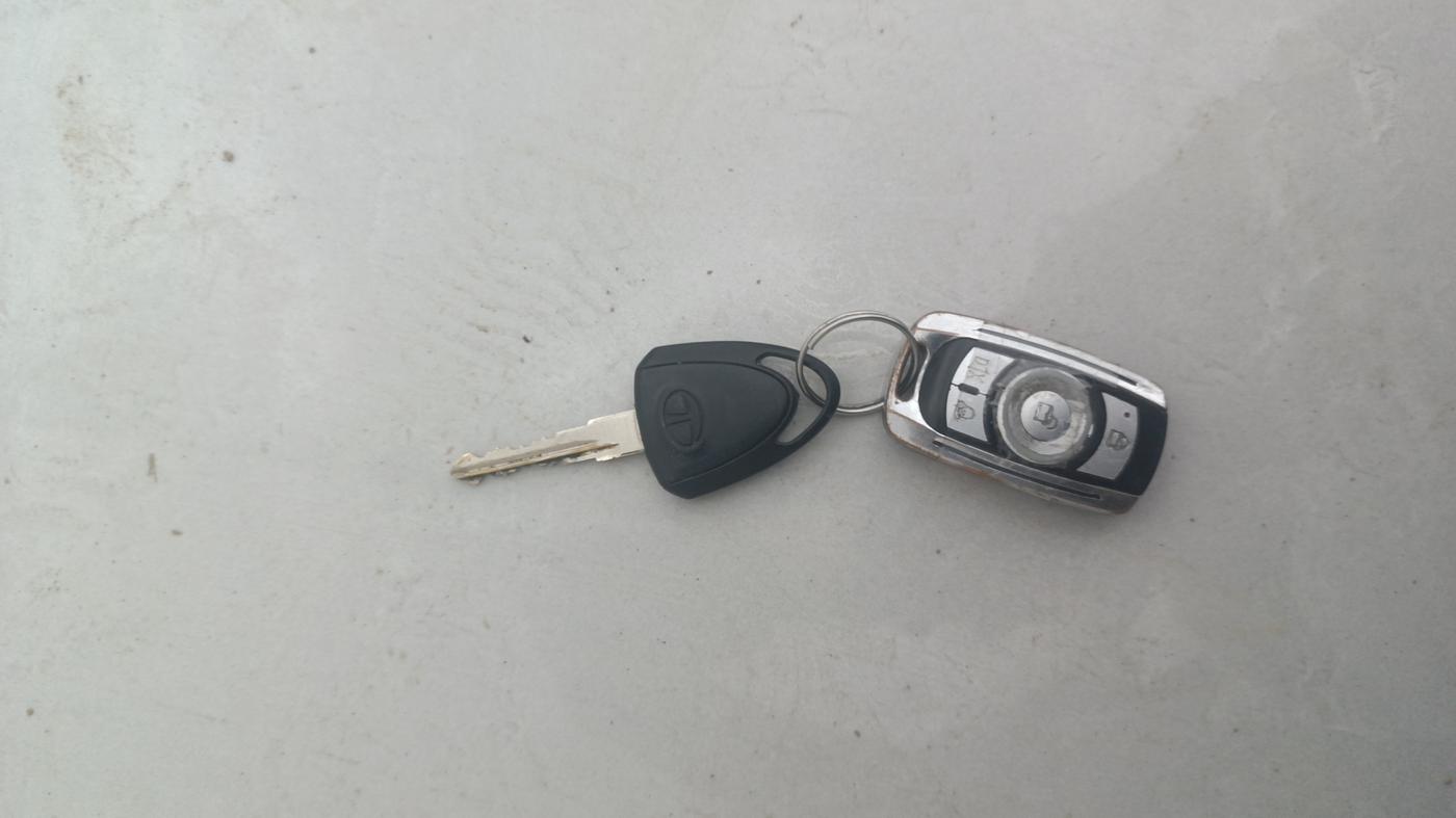 2016 Tata Nano TWIST XTA, Petrol, Automatic, 17,575 km, Key Close Up