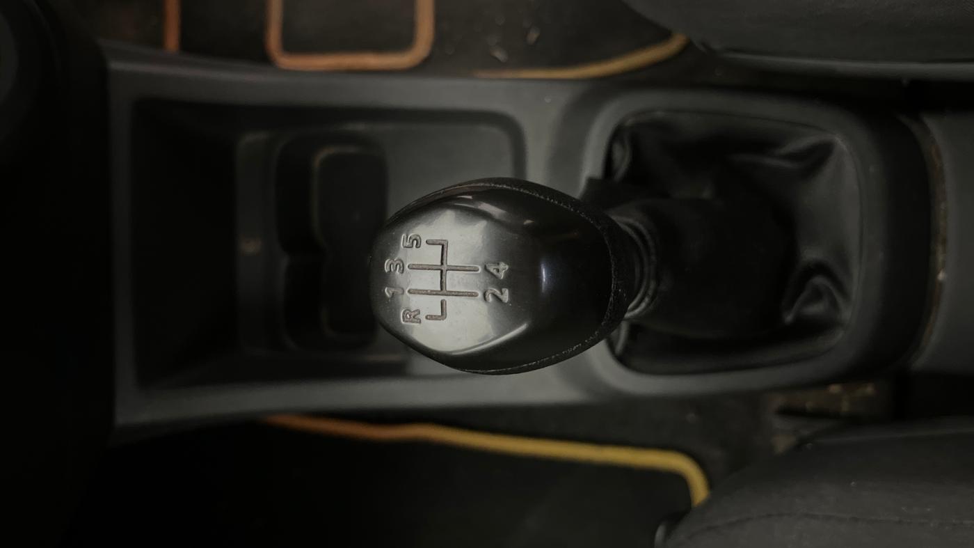 2016 Renault Kwid RXT 0.8, Petrol, Manual, 34,055 km, Gear Lever