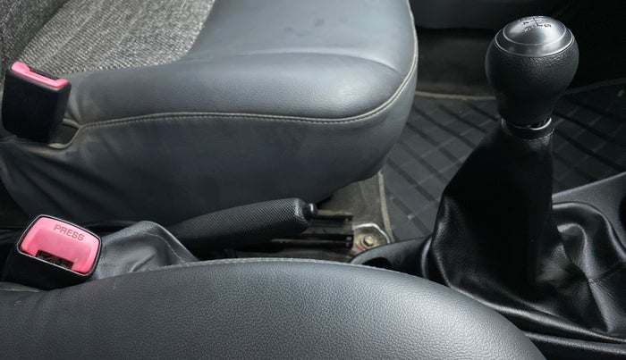 2013 Toyota Etios Liva G, Petrol, Manual, 37,526 km, Gear Lever