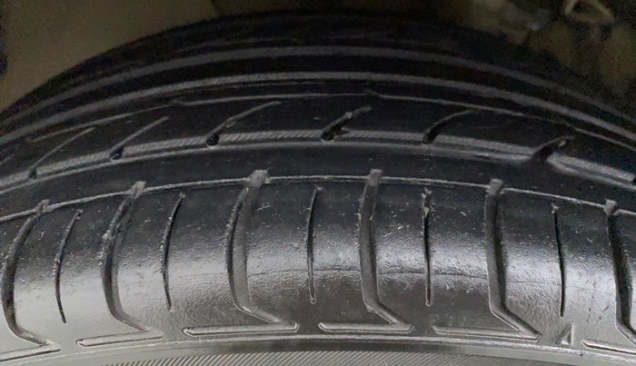2015 Hyundai Elite i20 ASTA 1.2, Petrol, Manual, 84,309 km, Right Front Tyre Tread