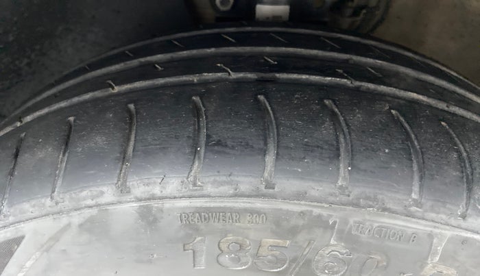 2015 Skoda Rapid 1.5 TDI MT ELEGANCE BLACK PACKAGE, Diesel, Manual, 64,793 km, Left Front Tyre Tread