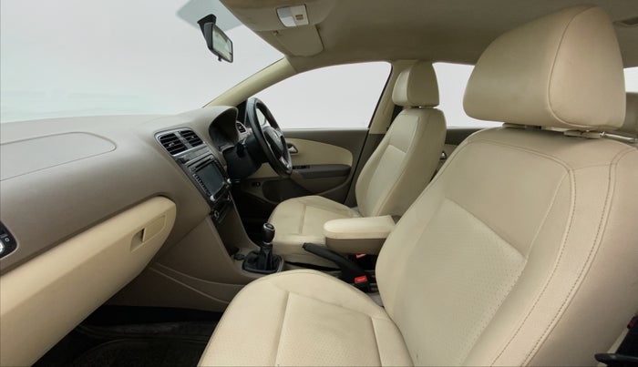 2015 Skoda Rapid 1.5 TDI MT ELEGANCE BLACK PACKAGE, Diesel, Manual, 64,793 km, Right Side Front Door Cabin