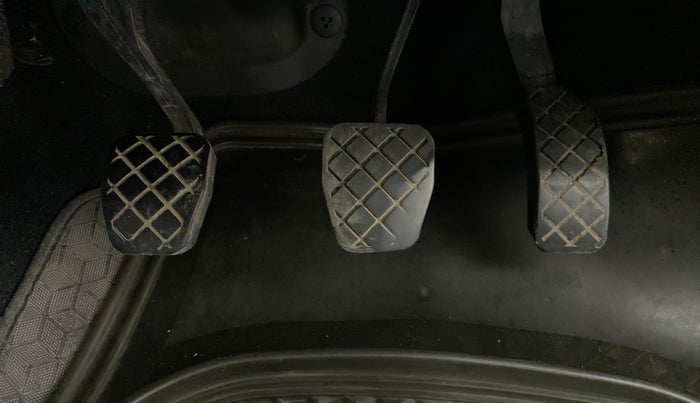 2015 Skoda Rapid 1.5 TDI MT ELEGANCE BLACK PACKAGE, Diesel, Manual, 64,793 km, Pedals