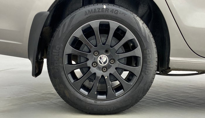 2015 Skoda Rapid 1.5 TDI MT ELEGANCE BLACK PACKAGE, Diesel, Manual, 64,793 km, Right Rear Wheel