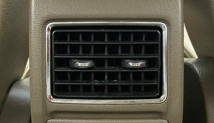 2015 Skoda Rapid 1.5 TDI MT ELEGANCE BLACK PACKAGE, Diesel, Manual, 64,793 km, Rear AC Vents