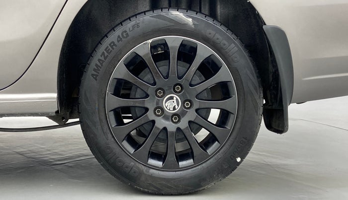 2015 Skoda Rapid 1.5 TDI MT ELEGANCE BLACK PACKAGE, Diesel, Manual, 64,793 km, Left Rear Wheel